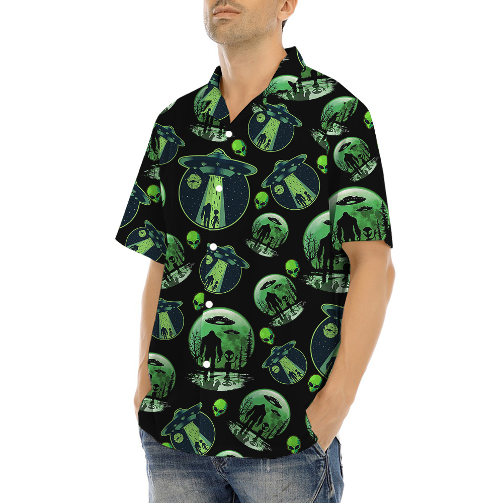 Bigfoot And Alien UFO Hawaiian Shirt