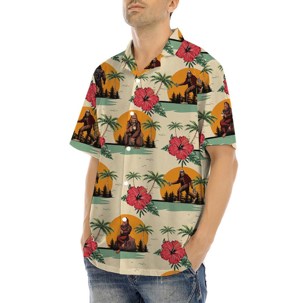 Sasquatch Wildlife Men's Hawaiian Shirt Button Up